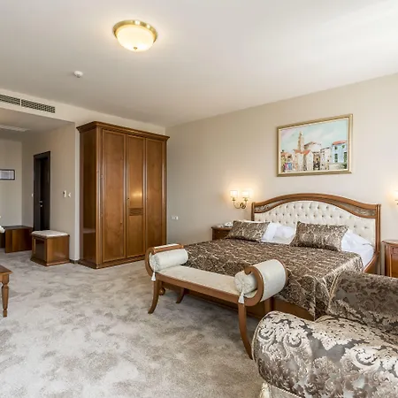 Cvita Hotel 4*