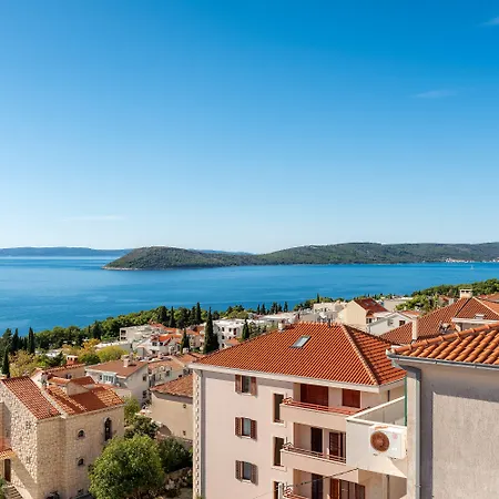 Ξενοδοχείο Cvita 4*