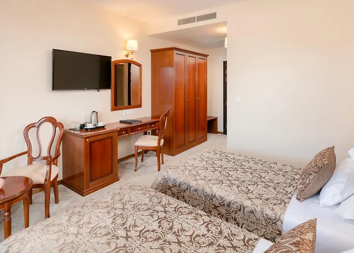 Ξενοδοχείο Cvita 4*