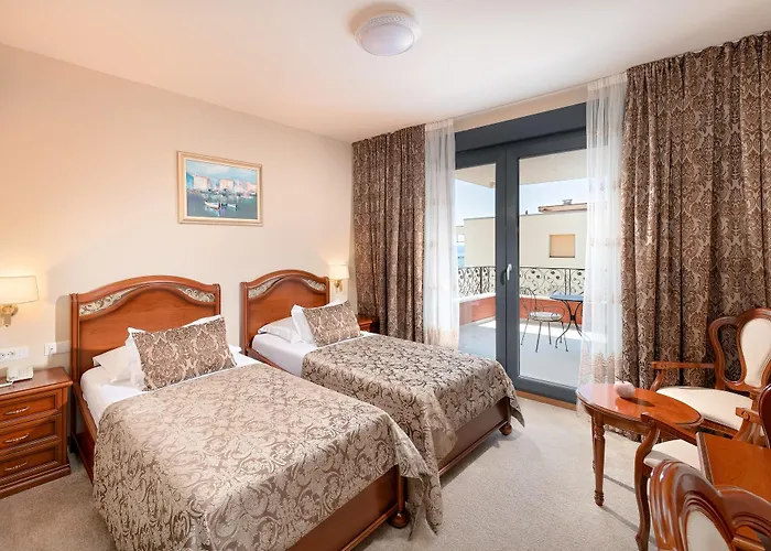 Ξενοδοχείο Cvita 4*