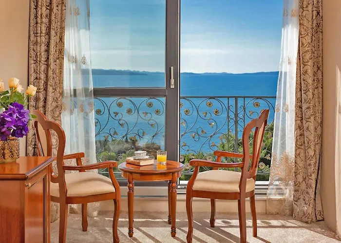 Ξενοδοχείο Cvita 4*